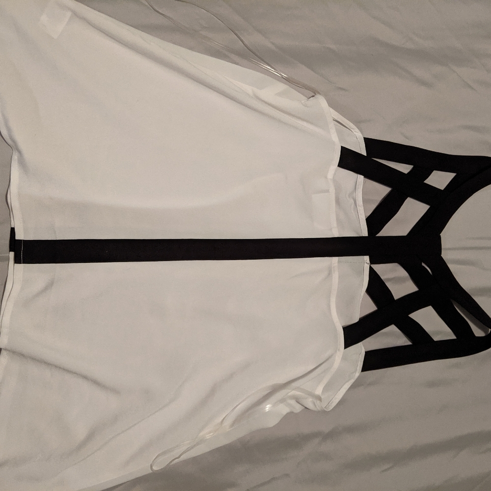 White and black strappy semi sheet tank size small